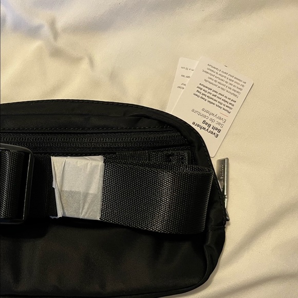 Lululemon everywhere belt bag black - Picture 2 of 2